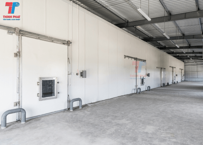 panel-PU-lam-kho-lanh